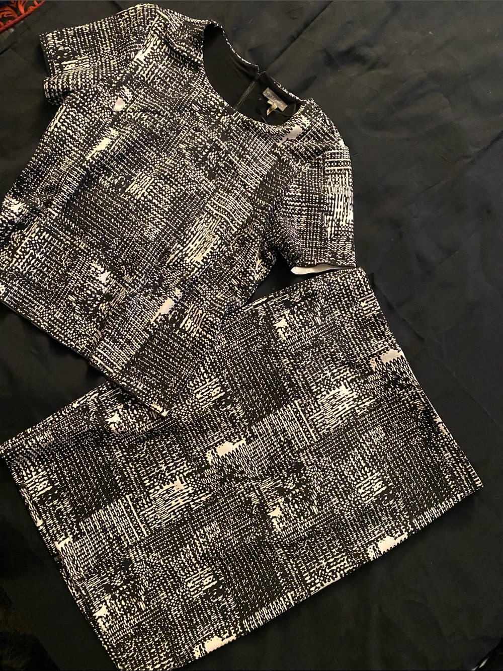 Vince Camuto Black & White Textured Two-Piece Top and Skirt